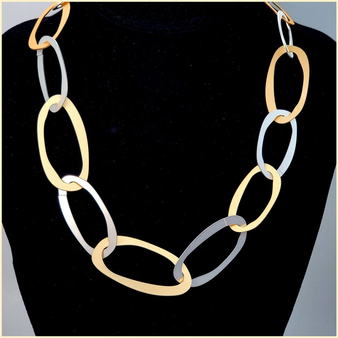 Oval Loops Necklace - Leila Jewels