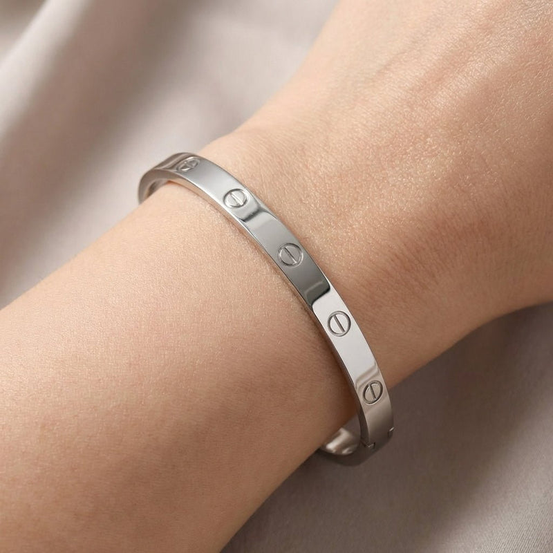 Iconic "Love" Bangle - Leila Jewels