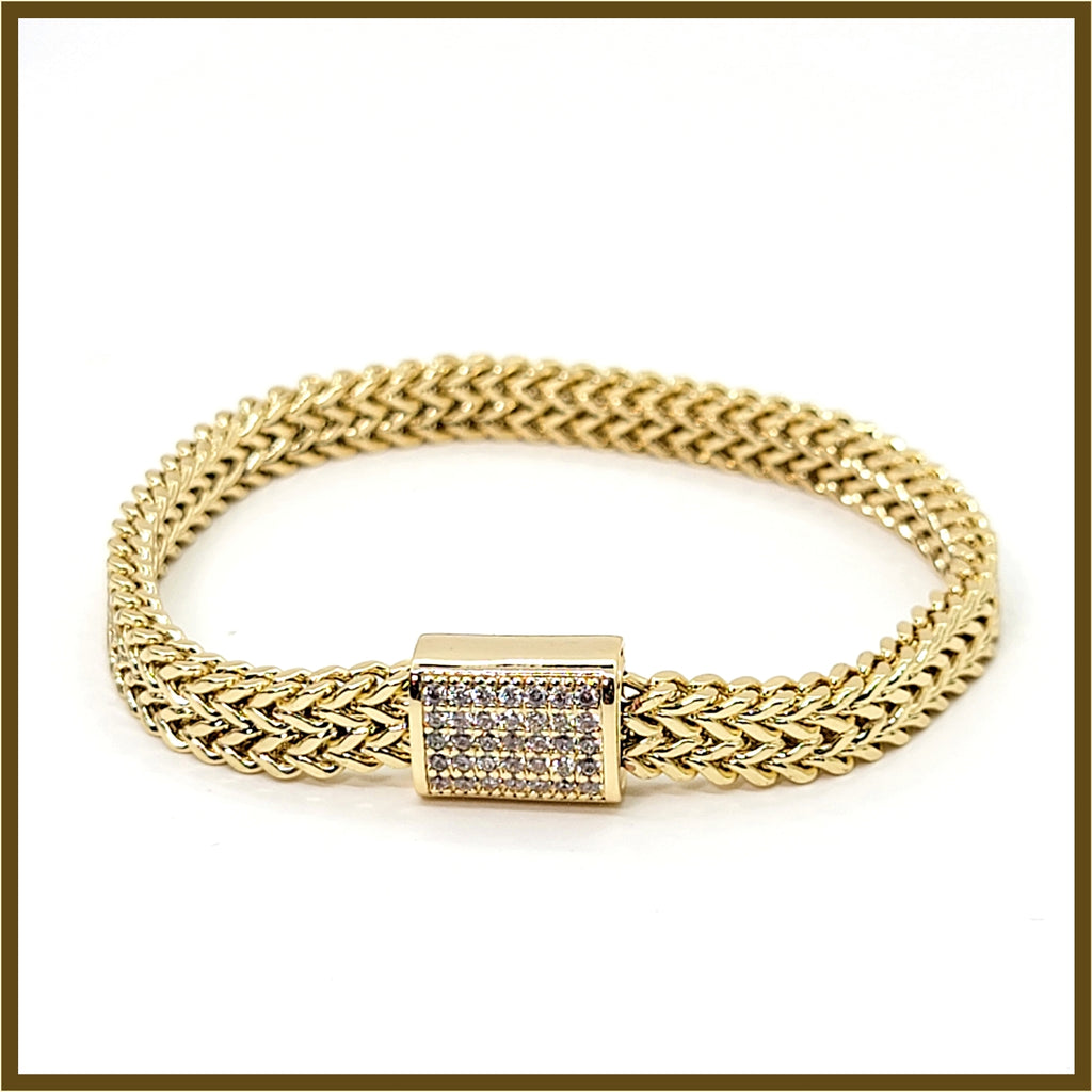 Pavé Clasp Magnet Bracelet - Leila Jewels