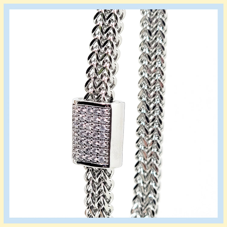 Pavé Clasp Magnet Bracelet - Leila Jewels