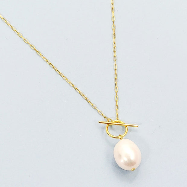 pearl toggle necklace